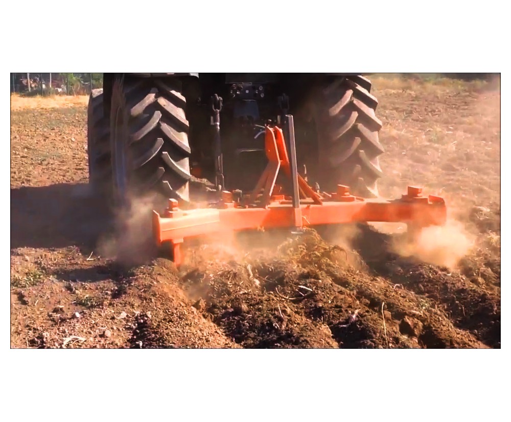 Comprar maquinaria agrícola en tienda online Detalle de los brazos de 40×180 mm del subsolador reforzado de 5 brazos.